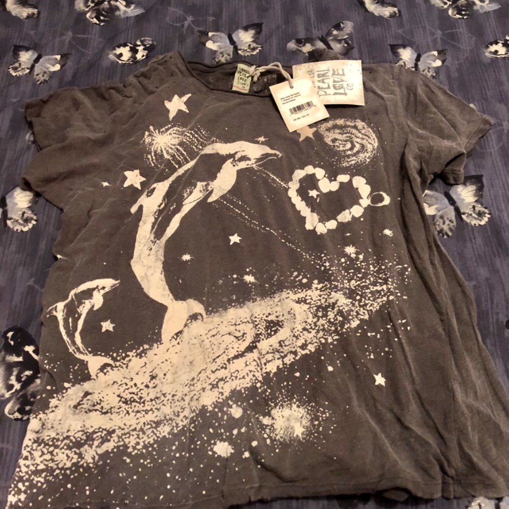 Magnolia Pearl Sky Dolphin Tee in Ozzy color - Picture 10 of 11